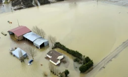 Vue aérienne prise le 3 mars 2010 du village inondé de L'Aiguillon-sur-Mer 4 jours après la tempête Xynthia