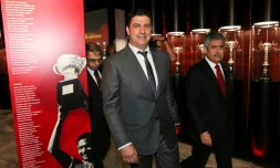 Le président du Benfica Lisbonne Luis Filipe Vieira (d) lors de la présentation de l'entraîneur Rui Vitoria le 15 juin 2015
