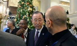 Le secrétaire général de l'ONU, Ban Ki-Moon aprÚs des discussions sur la Syrie, le 18 décembre 2015 à New York