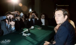 Le chirurgien sud-africain Christiaan Barnard, qui a réalisé la première greffe du c?ur, lors d'une conférence de presse à Paris le 1er mars 1970