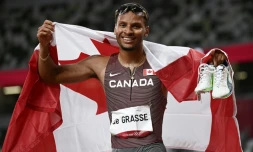 Le Canadien Andre de Grasse médaille d'or du 200 m aux JO de Tokyo, le 4 août 2021