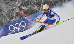 Le Français Clément Noël lors de la premiÚre manche du slalom des JO d Milan Cortina, le 16 février 2026