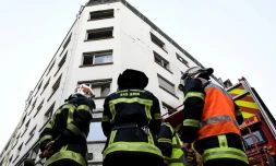 Les pompiers devant l'immeuble sinistré à Strasbourg, le 27 février 2020
