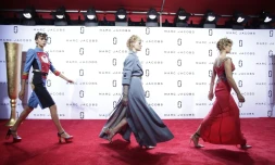 Défilé Marc Jacobs à New York à la manière d'une première de film le 17 septembre 2015 
