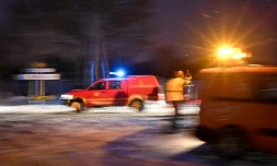 Des gendarmes et des pompiers ferment une route après le crash d'un Mirage 2000, le 9 janvier 2019 près de Mignovillard, dans le Jura