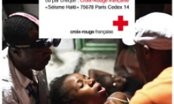 Affiche de la Croix-Rouge Française pour l'appel aux dons pour aider la population haïtienne suite au violent séisme qui a secoué l'île ce mardi 12 janvier 2010