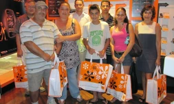 Une partie des autres gagnants du Grand jeu de Noël d'Orange (Photo D.R.)