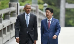 Le président américain Barack Obama (g) et le Premier ministre japonais Shinzo Abe à Ise in Mie, le 26 mai 