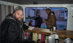 Sébastien Cherrier, installé dans son bar-truck stationné à Villequiers près de Bourges, le 8 mars 2019