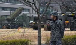 Un soldat japonais dédié à l'autodéfense à Tokyo, le 6 mars 2017