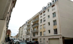 L'immeuble oĂč le financier prĂ©sumĂ© du gĂ©nocide rwandais FĂ©licien Kabuga a Ă©tĂ© arrĂȘtĂ©, le 16 mai 2020 Ă AsniĂšres-sur-Seine, prĂšs de Paris