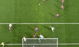 Le défenseur du Real Sergio Ramos ouvre le score face à l'Atletico, en finale de la Ligue des champions, le 28 mai 2016 à San Siro