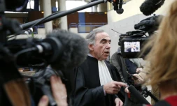 Daniel Merchat, l'avocat de Damien Saboundjian, avec des journalistes le 11 janvier 2016 à Bobigny