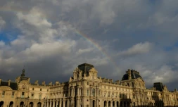 Les personnels du musée du Louvre à Paris sont appelés à une "grève reconductible" à partir du lundi 15 décembre pour protester contre "des conditions de travail dégradées"