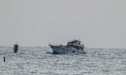 Un bateau appartenant à "la flotille pour Gaza", intercepté par la marine israélienne, est dirigé vers Israël, le 19 mai 2026.