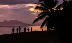 Déconfinement à Papeete (Tahiti) en respectant la distanciation sociale, le 1er mai 2020