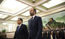 Le premier ministre Édouard Philippe avec son homologue chinois Li Keqiang à Pékin, le 25 juin 2018