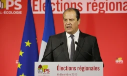Jean-Christophe Cambadélis fait un discours à Paris après l'annonce des résultats du premier tour le 6 décembre 2015 