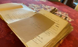 Cette photo prise le 10 août 2021, montre des manuscrits récemment découverts de l'auteur Louis-Ferdinand Céline, dans un cabinet d'avocats à Paris