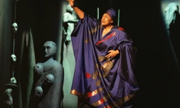 La soprano américaine Jessye Norman se produit au théùtre du Chùtelet à Paris, le 3 octobre 2002