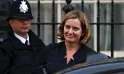 La ministre britannique de l'Intérieur Amber Rudd quitte le 10 Downing Street, le 25 avril 2018 à Londres