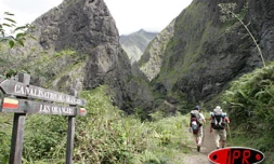 Mafate par la Canalisation des Orangers