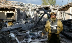 Une maison frappée par un tir de roquette à Mishmeret, au nord de Tel-Aviv, le 25 mars 2019