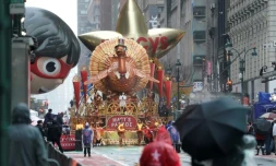 La parade de Thanksgiving à New York, sans public et diffusée à la télévision, le 26 novembre 2020