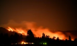 Le Dixie Fire, deuxième plus vaste incendie de l'histoire de la Californie, le 18 août 2021 à Milford