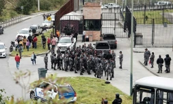 Des policier devant la prison Turi Ă Cuenca, le 1er septembre 2023 en Equateur