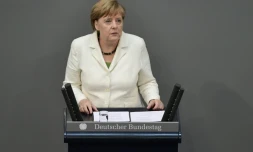 La chancelière Angela Merkel s'exprime devant la chambre basse du Parlement allemand à Berlin lors d'une session spéciale consacrée au Brexit le 28 juin 2016