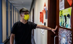 Le militant pro-démocratie Joshua Wong à Hong Kong dans un immeuble de bureau, le 3 septembre 2020