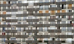 HLM de la cité des Bosquets à Montfermeil près de Paris, en avril 2006