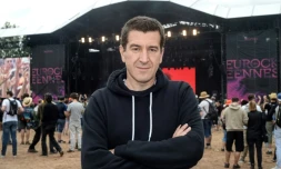 Matthieu Pigasse pendant le festival de musique les Eurockeennes à Belfort, qu'il possède, le 2 juillet 2016