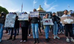 Des défenseurs du droit à l'avortement manifestent à Boston (Massachusetts) le 8 mai 2022
