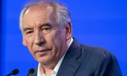 Le président du MoDem, François Bayrou, prononce un discours à Guidel, dans l'ouest de la France, le 29 septembre 2024