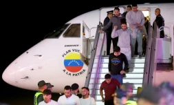 Des migrants vénézuéliens expulsés des Etats-Unis arrivent à l'aéroport de Maiquetia, au nord de Caracas, le 10 février 2025