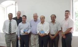 Les co-auteurs du rapport de l'atelier 6 des Etats généraux de l'Outre-mer &quot; Insertion de la Réunion dans son environnement régional &quot;