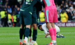 Le Madrilène Jude Bellingham à la fin de la rencontre de C1 perdue contre Manchester City le 10 décembre 2025 dans le stade Santiago Bernabeu à Madrid