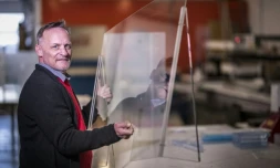 Claus Müller, patron d'un spécialiste du plexiglas, dans son usine de Wiesbaden, le 27 mars 2020 en Allemagne