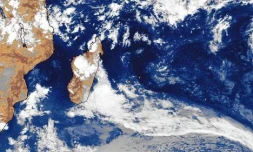 La perturbation tropicale se situait à 16 heures à 3 800 kilomètres de La Réunion.