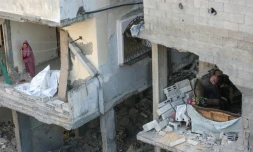 Destructions dans le camp de réfugiés d'Al-Chati après une frappe israélienne sur la bande de Gaza, le 9 juillet 2025