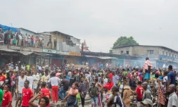 Rassemblement au grand marché de Kinshasa le 9 juin 2020 pour réclamer la réouverture des commerces aprÚs une période de confinement