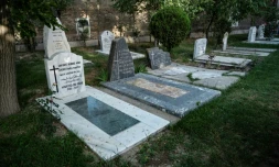 Des tombes d'étrangers au cimetière britannique à Kaboul, le 22 mai 2025 en Afghanistan