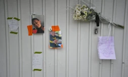 Portraits des deux enfants fauchés dimanche à Lorient par un chauffard, exposés le 12 juin 2019 sur le lieu de l'accident