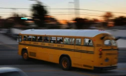 Un bus scolaire Ă Los Angeles (Californie), le 8 octobre 2008