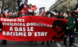 Quelques milliers de personnes manifestent à Paris contre les violences policières le 19 mars 2017 