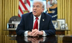 Le président américain Donald Trump annonce des droits de douane sur les automobiles, le 26 mars 2025 à Washington