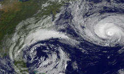 Image satellite fournie par NASA/NOAA de l'ouragan Joaquin le 5 octobre 2015 au dessus de l'Atlantique