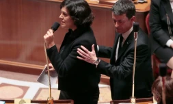 La ministre du Travail Myriam El Khomri lors d'une séance des questions au gouvernement à l'Assemblée nationale à Paris, le 9 février 2016